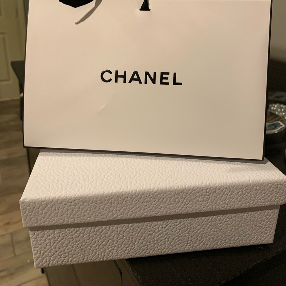 Authentic Designer Boxes - Picture 2 of 3